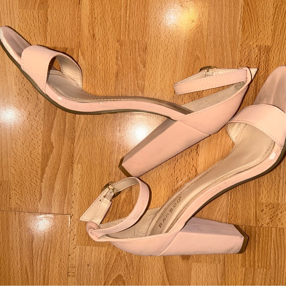 Pink/nude strappy heels size 9